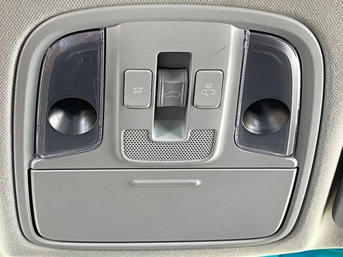 Used 2020 Kia Niro EX Premium FWD image 33