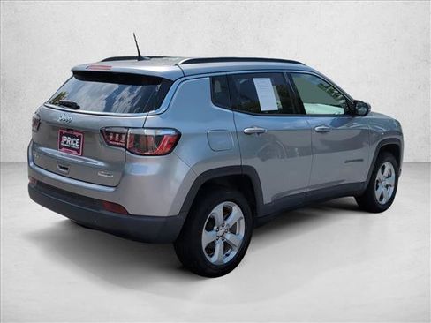Used 2018 Jeep Compass Latitude w/ Popular Equipment Group AWD/4WD image 5