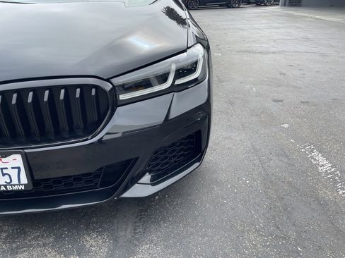 Used 2022 BMW 530e w/ Premium Package image 9