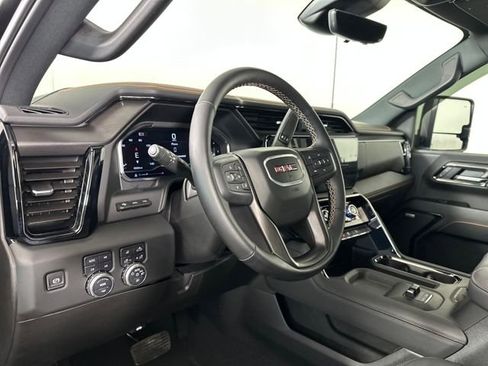 Used 2024 GMC Sierra 2500 AT4 w/ AT4 Premium Plus Package image 13