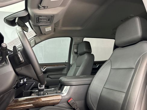 Used 2022 GMC Sierra 1500 Elevation w/ Elevation Premium Package RWD image 5