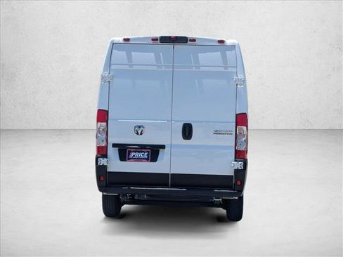 Used 2024 RAM ProMaster 2500 w/ Convenience Group FWD image 7