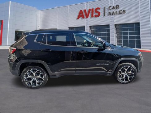 Used 2025 Jeep Compass Limited AWD/4WD image 5