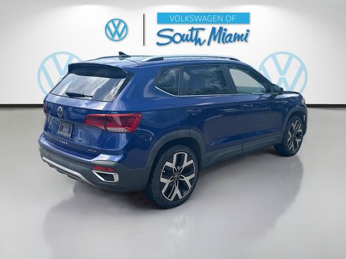 Certified 2022 Volkswagen Taos SEL w/ Panoramic Sunroof Package AWD/4WD image 7