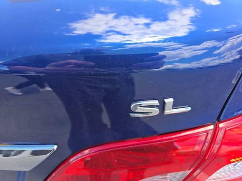 Used 2016 Nissan Sentra SL w/ Technology Package FWD image 5