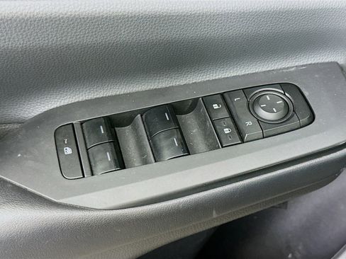 Used 2025 Toyota Prius LE image 18