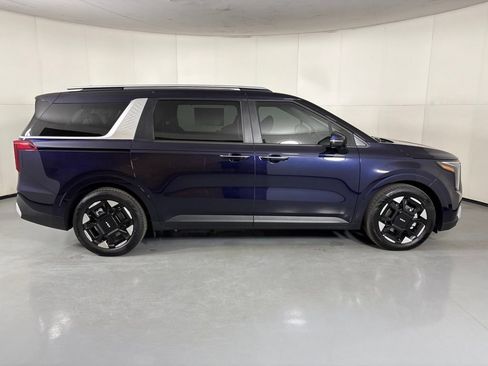 New 2026 Kia Carnival EX FWD image 9