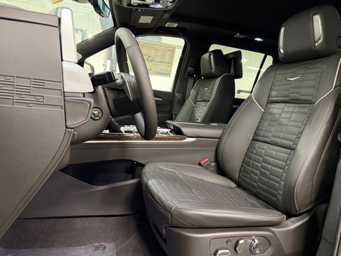 New 2026 Cadillac Escalade Platinum Sport AWD/4WD image 5