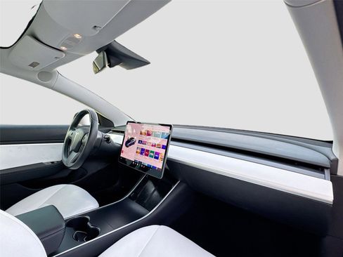 Used 2019 Tesla Model 3 Performance image 14