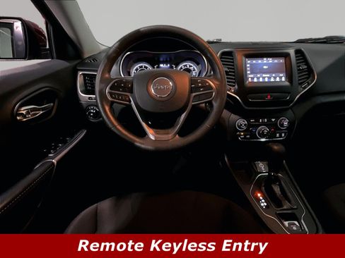 Used 2019 Jeep Cherokee Latitude w/ Popular Appearance Group FWD image 8