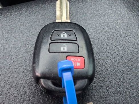 Used 2022 Toyota Tacoma SR w/ SR Convenience Package image 34