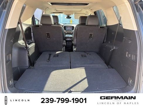 Used 2021 GMC Acadia Denali w/ Denali Ultimate Package image 17