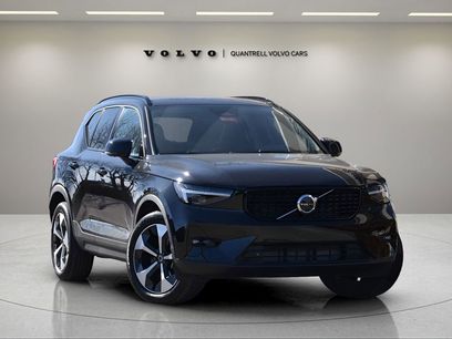 Certified 2025 Volvo XC40 B5 Plus w/ Protection Package Premier