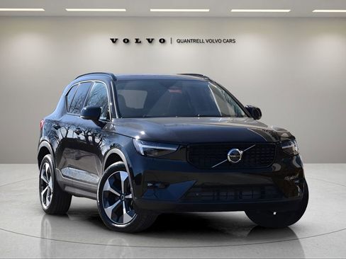 Certified 2025 Volvo XC40 B5 Plus w/ Protection Package Premier image 1