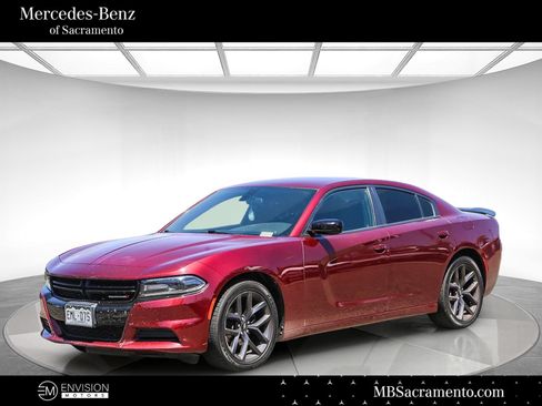 Used 2019 Dodge Charger SXT w/ Blacktop Package RWD image 1