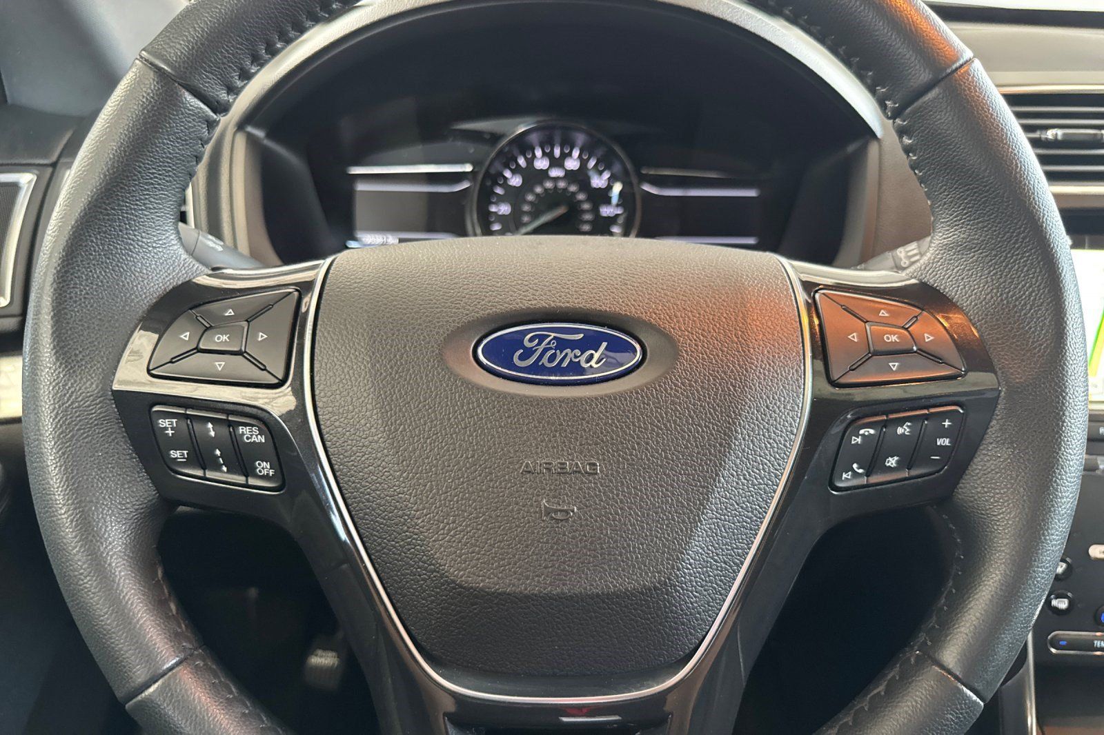 Used 2017 Ford Explorer Limited w/ Equipment Group 301A AWD/4WD image 31
