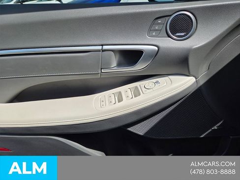 Used 2025 Hyundai Sonata Limited FWD image 25