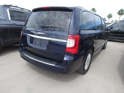 Used 2013 Chrysler Town & Country Touring image 3