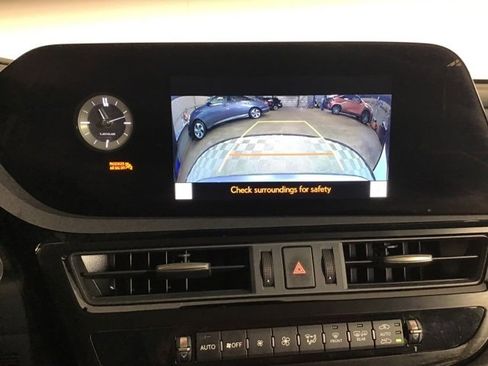 Used 2023 Lexus ES 350 w/ Premium Package image 16