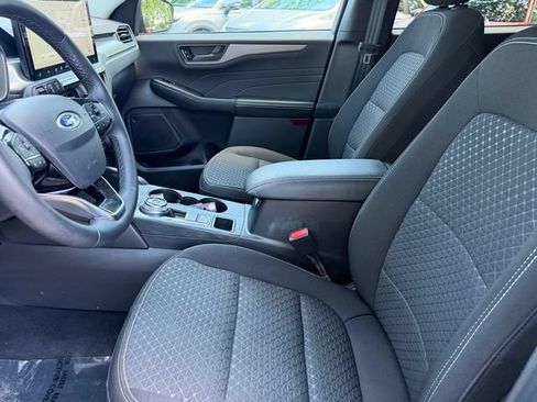 Used 2023 Ford Escape Active w/ Tech Pack #1 AWD/4WD image 19