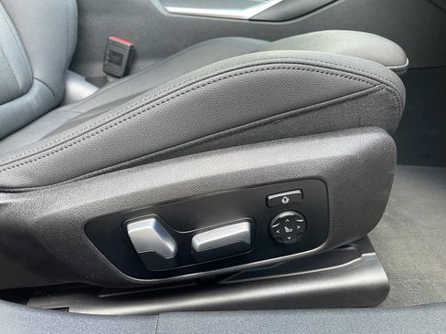 Used 2021 BMW 330i xDrive 330i xDrive w/ Convenience Package image 22