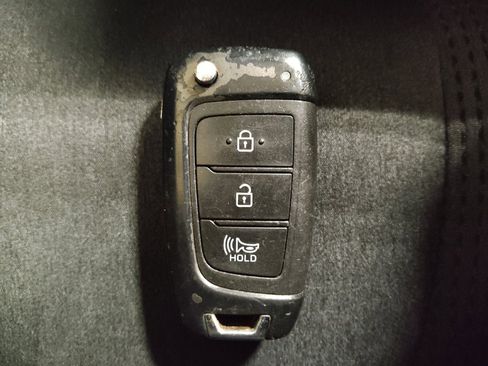 Used 2020 Hyundai Santa Fe SE FWD image 32
