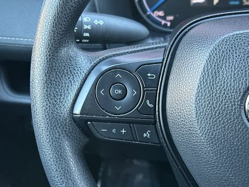 Used 2025 Toyota RAV4 LE image 25