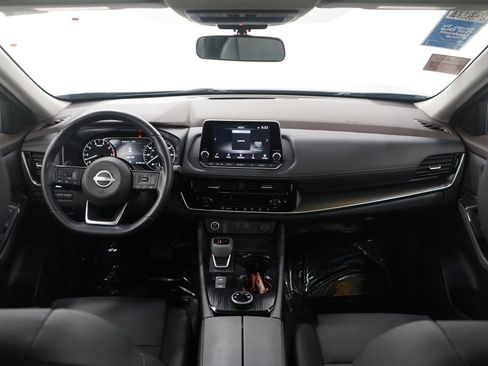 Used 2022 Nissan Rogue SV w/ SV Premium Package image 13