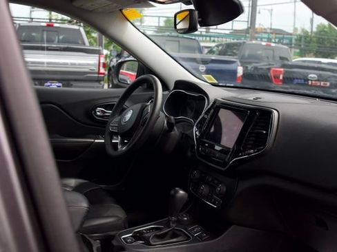 Used 2022 Jeep Cherokee Limited AWD/4WD image 32
