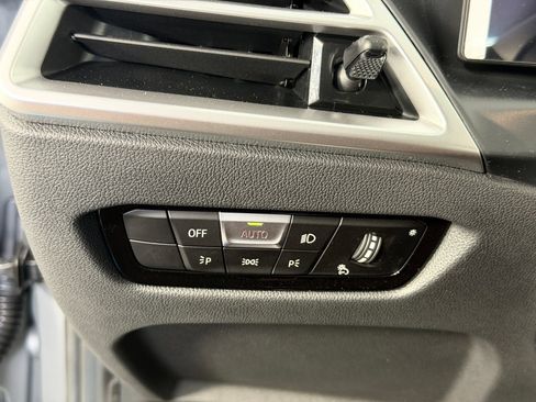 Used 2026 BMW 330i Sedan w/ M Sport Package RWD image 19