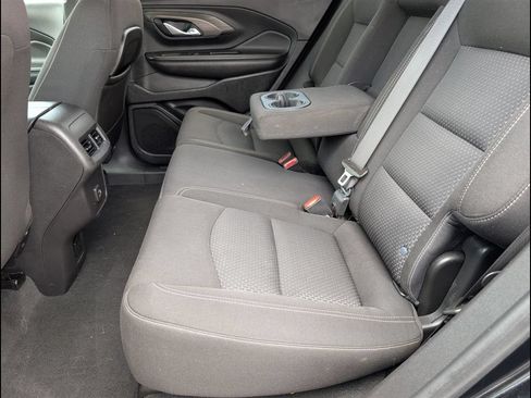 Used 2022 GMC Terrain SLE w/ Driver Convenience Package FWD image 16