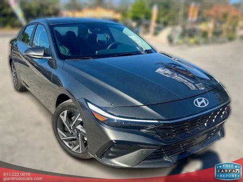 Used 2024 Hyundai Elantra Limited image 3