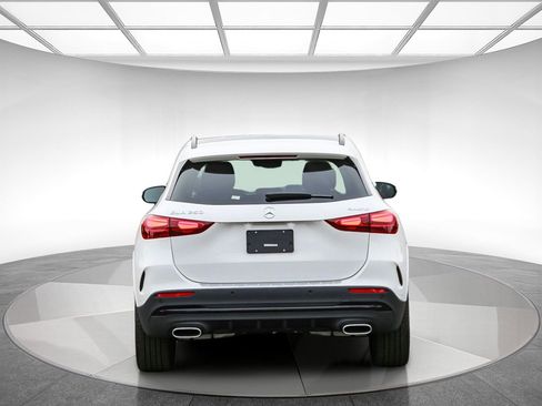 New 2025 Mercedes-Benz GLA 250 4MATIC image 3