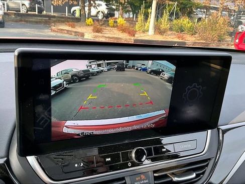 Used 2023 Nissan Altima 2.5 SR w/ SR Premium Package image 11