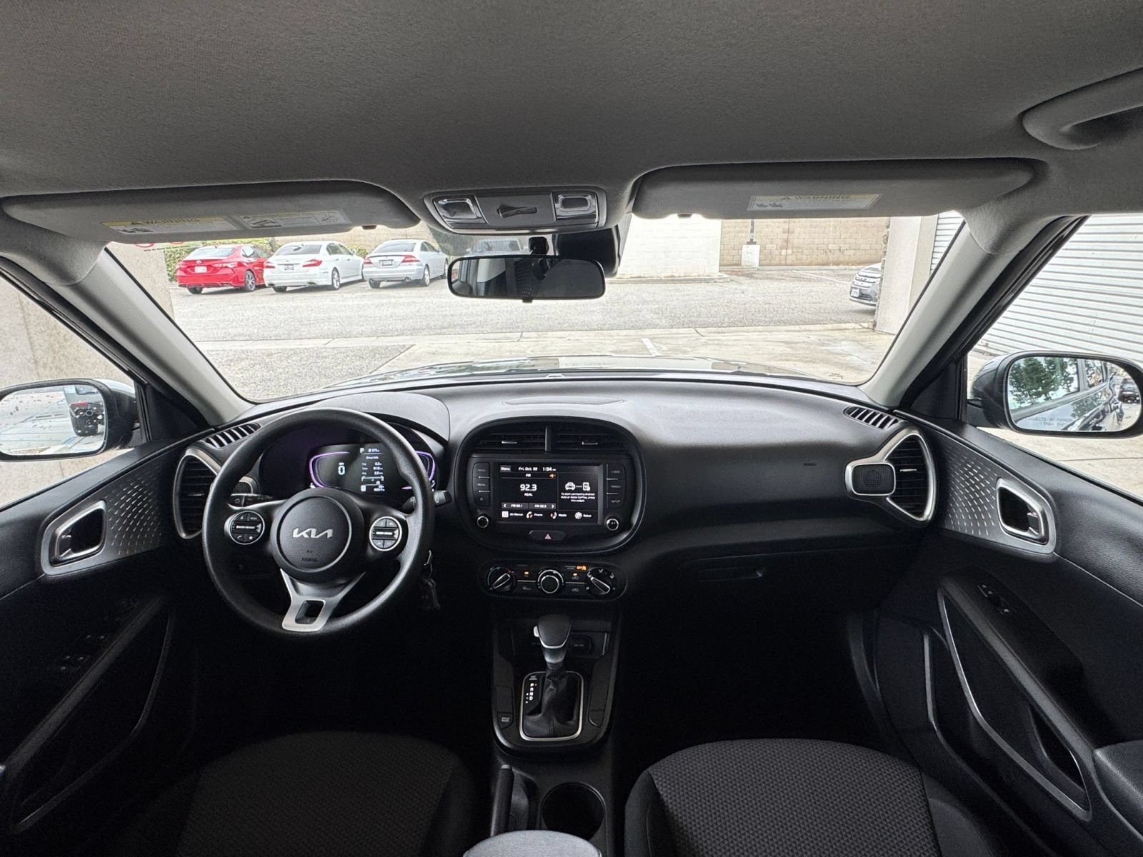 Used 2025 Kia Soul LX w/ LX Technology Package FWD image 30