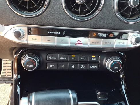 Used 2023 Kia Stinger GT-Line w/ Sun & Sound Package RWD image 21