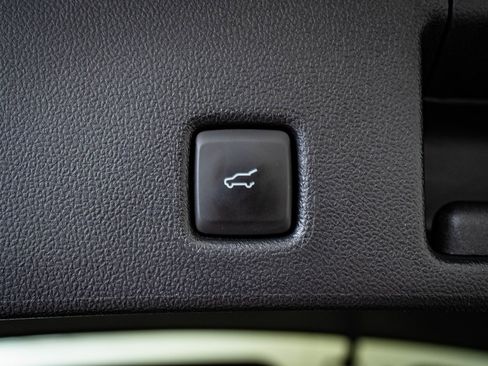 Used 2024 Ford Escape SE w/ Class II Trailer Tow Package image 20