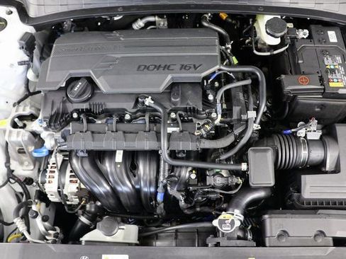 Used 2025 Hyundai Elantra Sport image 23