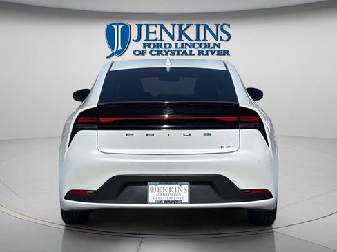 Used 2024 Toyota Prius LE image 10