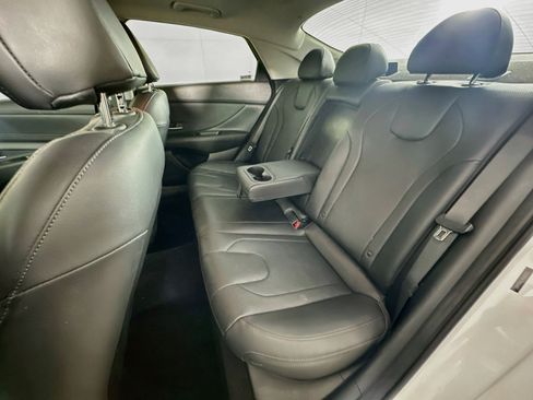 Used 2023 Hyundai Elantra Limited FWD image 28