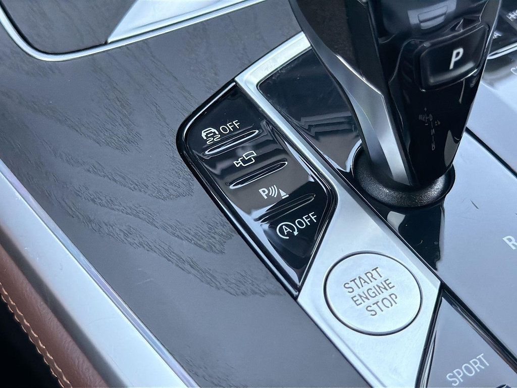Used 2022 BMW X7 M50i AWD/4WD image 19