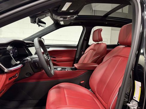 Used 2024 Jeep Wagoneer Launch Edition image 17