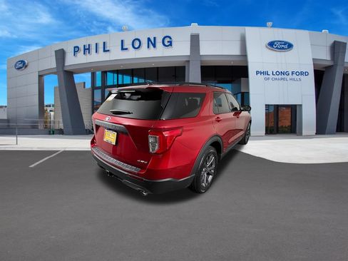 Certified 2023 Ford Explorer XLT w/ Equipment Group 202A AWD/4WD image 5