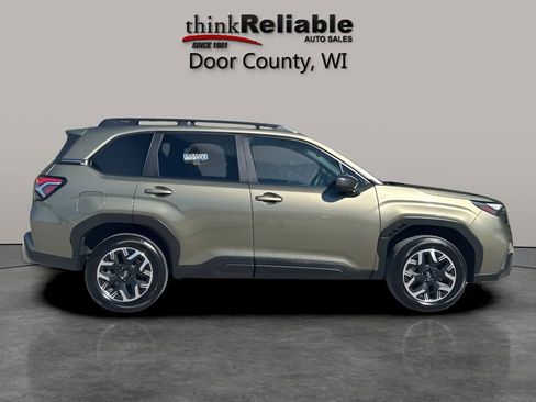Used 2025 Subaru Forester Premium AWD/4WD image 7