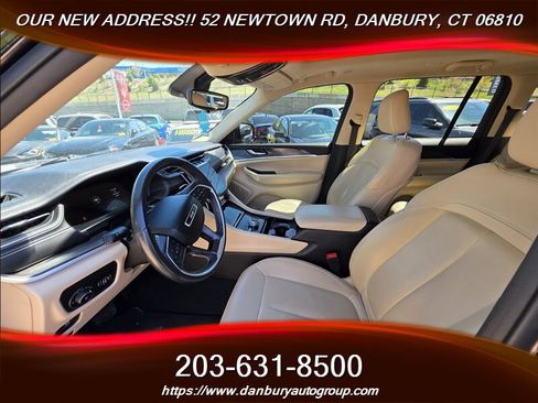 Used 2022 Jeep Grand Cherokee Limited AWD/4WD image 9