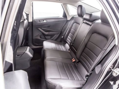 Used 2024 Volkswagen Jetta SE FWD image 31