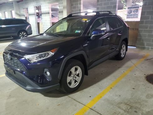 Used 2019 Toyota RAV4 XLE w/ Convenience Package AWD/4WD image 1