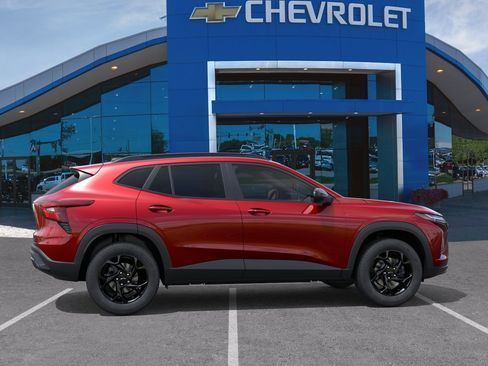 New 2026 Chevrolet Trax LT FWD image 32
