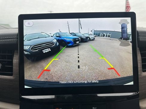 Used 2024 Ford Expedition Limited image 46