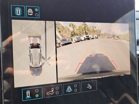 Used 2025 GMC Acadia Elevation FWD image 18